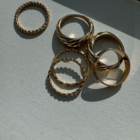 6pc set spiral design ring set in gold - Picture 2 of 3